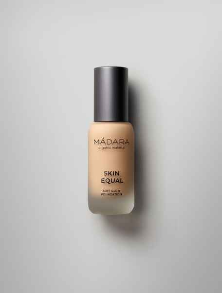 MADARA Organic Skincare SKIN EQUAL Foundation, #40 SAND