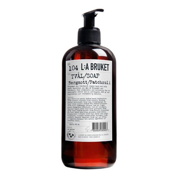 Flasche L:A Bruket No. 104 Hand- und Körperseife Bergamot/Patchouli, 450ml, mit schwarzem Pumpspender.