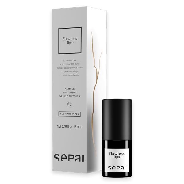 Produktbild von Sepai Flawless Lips, Lippenpflege in schwarzer Flasche neben weißer Verpackung mit Produktinformationen.