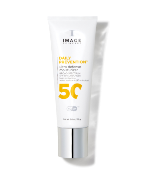 Tube der Image Skincare Daily Prevention Ultra Defense Moisturizer SPF 50 auf weißem Hintergrund.