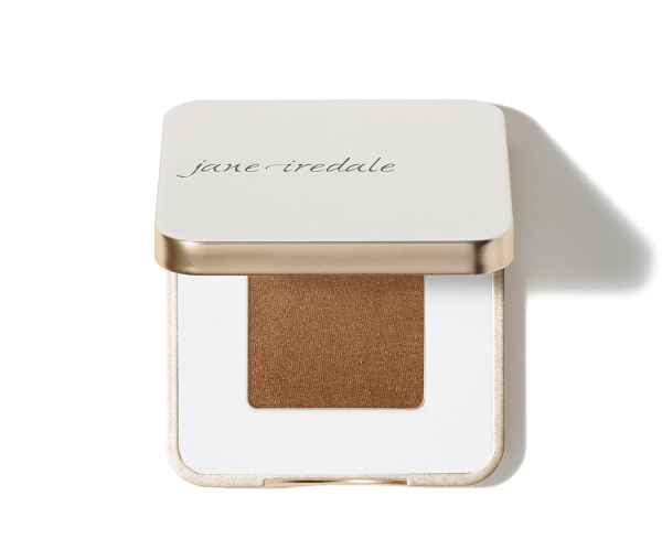 Lidschatten in goldener Farbe in einer quadratischen, weißen und goldenen Verpackung mit der Aufschrift 'jane iredale'.