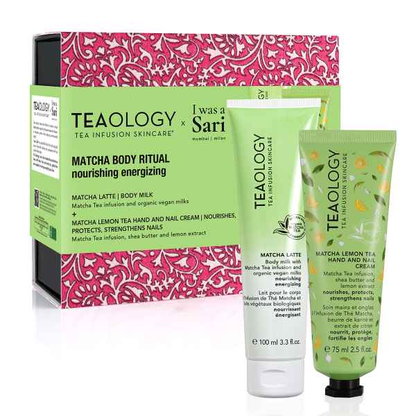 Tealogy Matcha Body Ritual Set mit Body Milk und Handcreme vor einer dekorativen Verpackung.