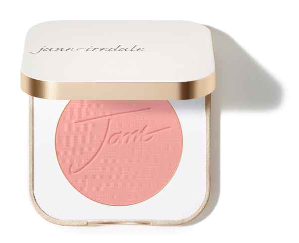 Jane Iredale Blush in rosa, geöffnetes Kompaktpuder mit goldener Umrandung und weißem Deckel.