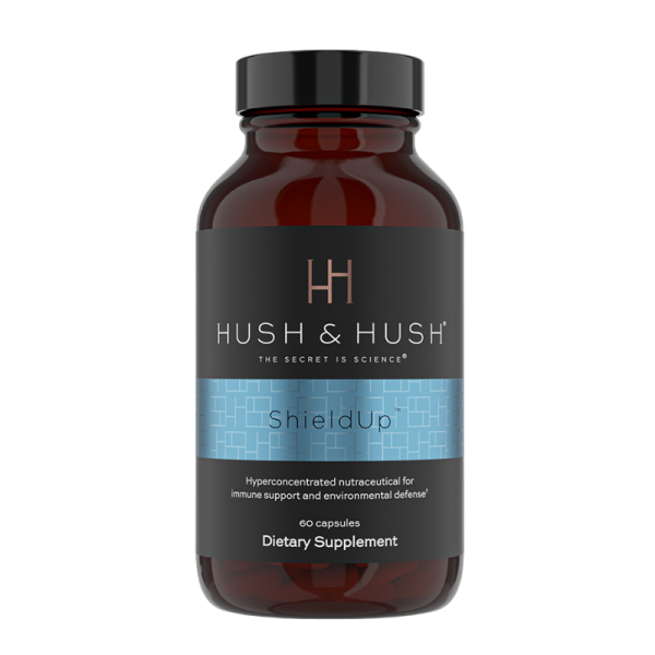 HUSH & HUSH ShieldUp Nahrungsergänzungsmittel, 60 Kapseln, braune Flasche mit blauem Etikett, unterstützt das Immunsystem.
