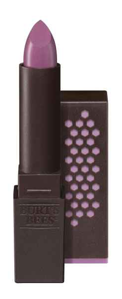 Lila Lippenstift von Burt's Bees in brauner Hülle mit Wabenmuster.