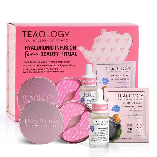 TEAOLOGY Hyaluronic Infusion Forever Beauty Ritual Set mit Serum, Augenmaske und Augenpads vor rosa Verpackung.