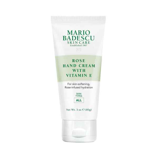 Tube der Mario Badescu Rose Hand Cream mit Vitamin E auf weißem Hintergrund.