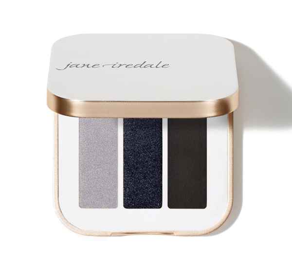 Jane Iredale Lidschatten-Palette mit drei Farben: Silber, Dunkelblau und Schwarz, in einer weißen Verpackung mit goldenen Akzenten.