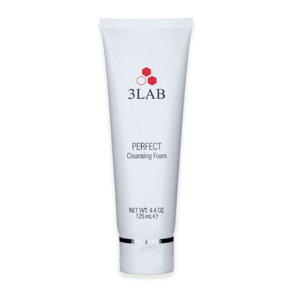 3LAB Perfect Cleansing Foam, 125 ml, weiße Tube mit rotem Logo und schwarzem Text auf grünem Hintergrund.