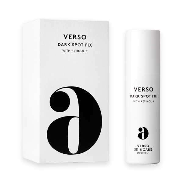 Verso Dark Spot Fix mit Retinol 8, Produktverpackung und Flasche, weiße Verpackung mit schwarzem Text und Logo.
