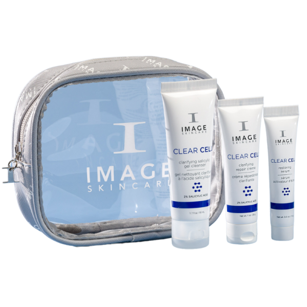 Image Skincare Clear Cell Travel Kit mit Reinigungs-Gel, Reparatur-Creme und Feuchtigkeits-Gel in einer transparenten Tasche.
