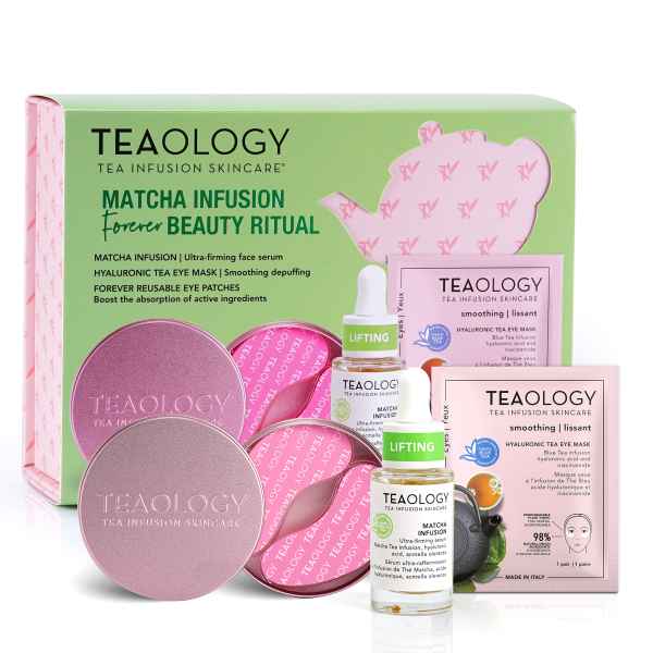 Tealogy Matcha Infusion Forever Beauty Ritual Set mit Augenmasken, Gesichtsserum und Gesichtsmaske vor grünem Hintergrund.