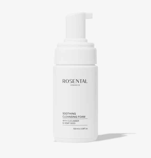 Rosental Organics Beruhigender Reinigungsschaum mit Gurke und Hanfsamen, 100 ml Flasche, weißer Hintergrund.