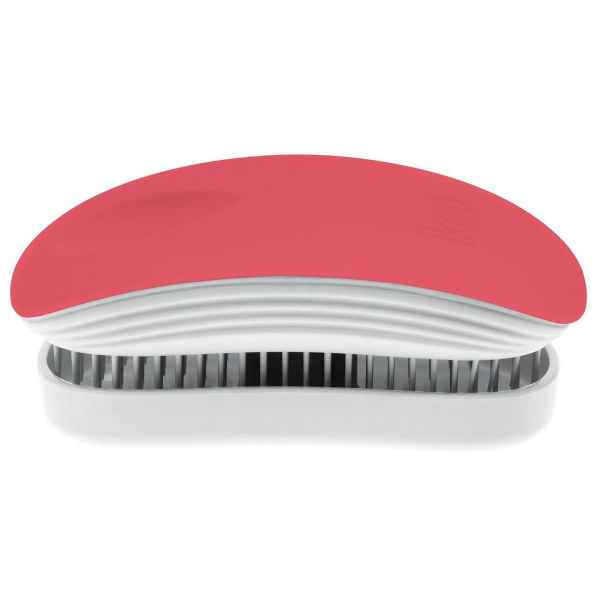 Rote und weiße Haarbürste mit Borsten, auf weißem Hintergrund.