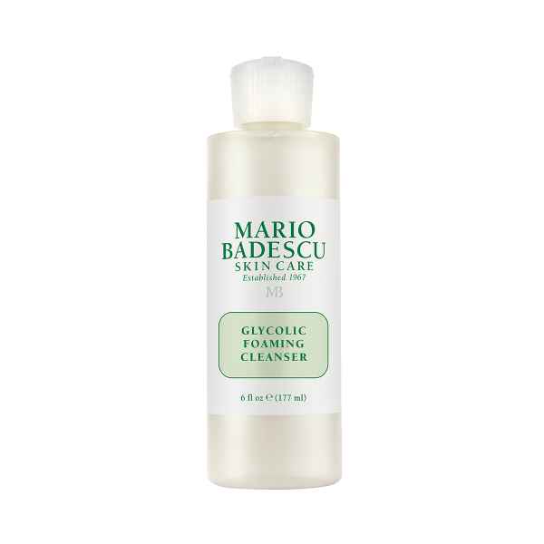 Flasche Mario Badescu Glycolic Foaming Cleanser, 177 ml, auf weißem Hintergrund.