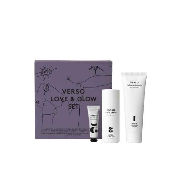 Verso Love & Glow Set: Gesichtsreiniger, Nachtcreme und Handcreme vor lila Verpackung.