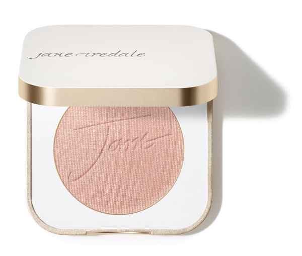 Jane Iredale Blush in der Farbe Cotton Candy in einer offenen Verpackung.